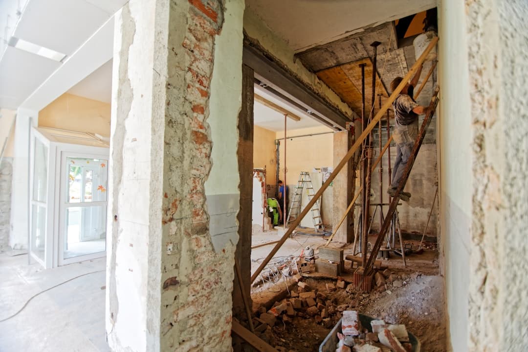 How to Hire the Right General Contractor
